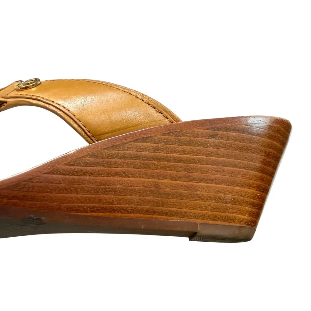 Tory Burch Nora 50mm Wedge Sandals Royal Tan Leather Gold Logo 5.5